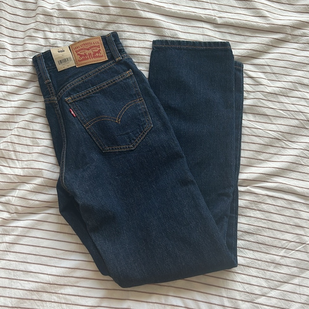 NWT Levi's Low Pro Straight Dark Wash - Picture 4 of 6